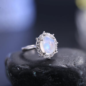 GEM'S BALLET 3.24CT 8X10mm Oval Cut Moonstone Unique Cluster Halo Engagement Rings in 925 Sterling Silver Women's Gemstone Ring